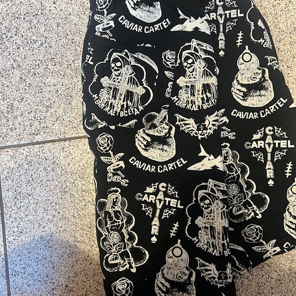 Caviar Cartel shorts Sz L - Picture 6 of 6
